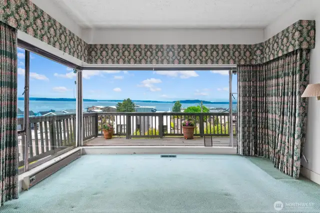 Check out those living room views!
