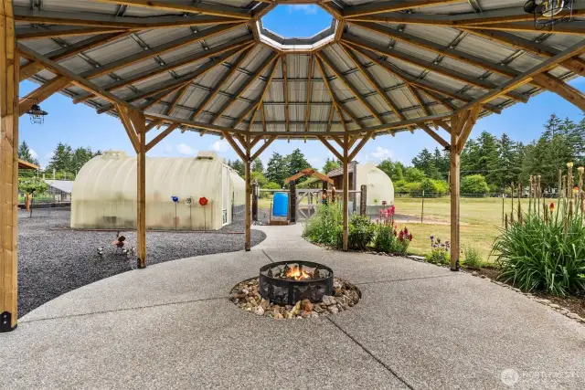 Covered firepit - great entertaining space