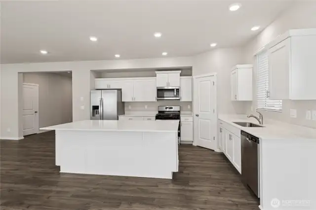 Light cabinetry with pulls