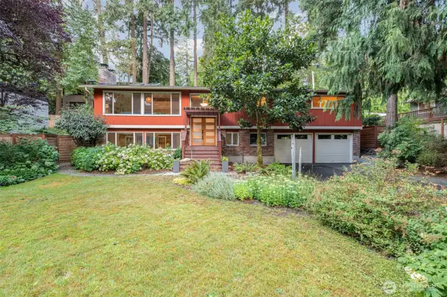 Nestled in the tree lined, story-book village of Beaux Arts, this thoughtfully updated 5 bed/3 bath home awaits.