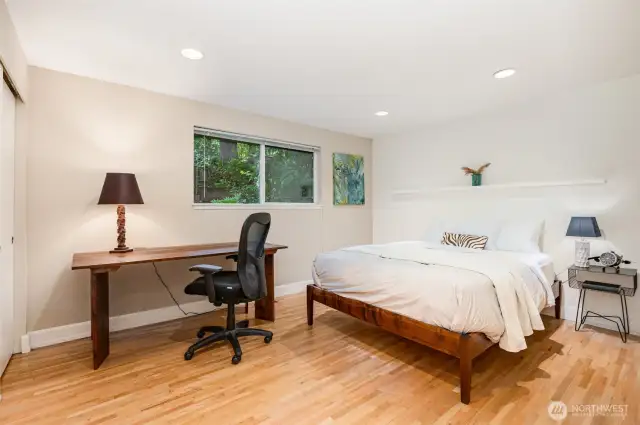 2nd large guest bedroom on main level.