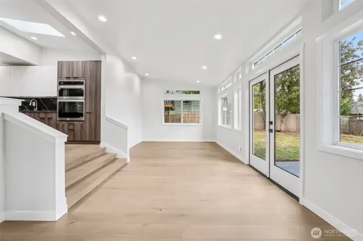 Dining 2