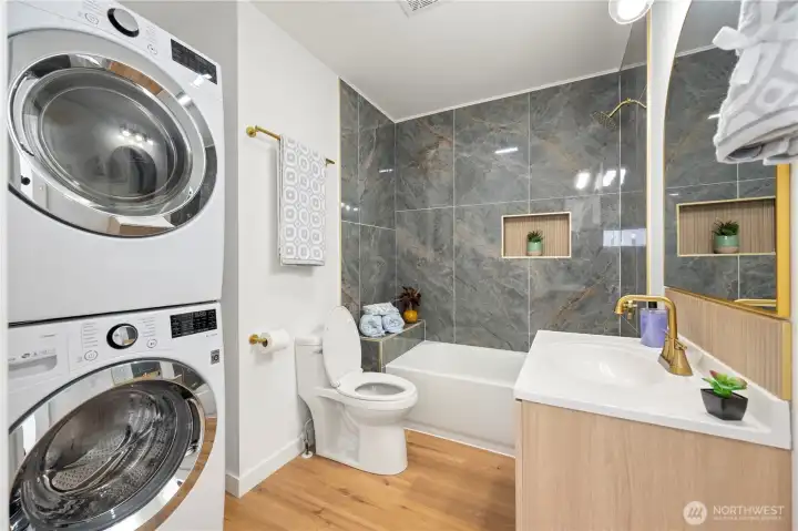 Laundry/Full Bath