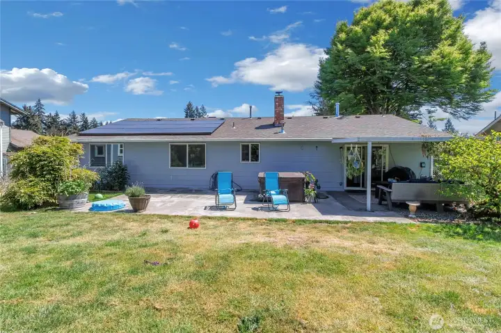 Spacious Back Yard
