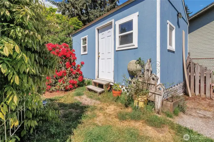 Art Studio with power and insulated.