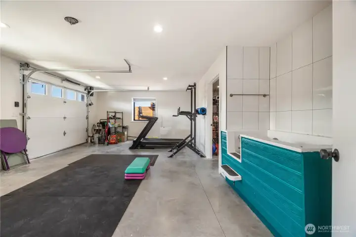 Gym, storage, dog wash - what else do you need?