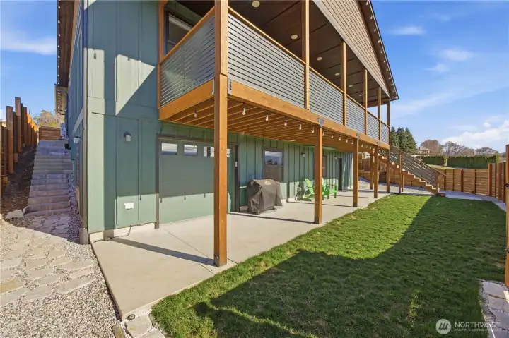 Garage door opens for outdoor workouts, or easier access for large item storage (kayaks?)