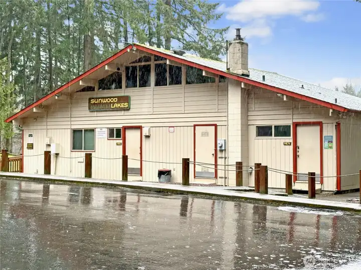 Walking distance to Park, community center, and pool