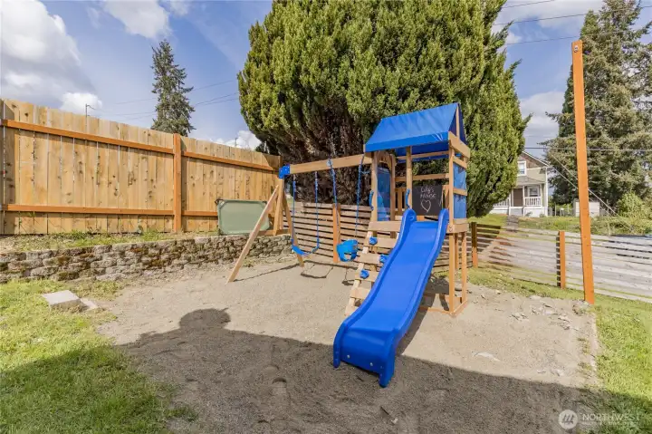 Playset stays with the home!