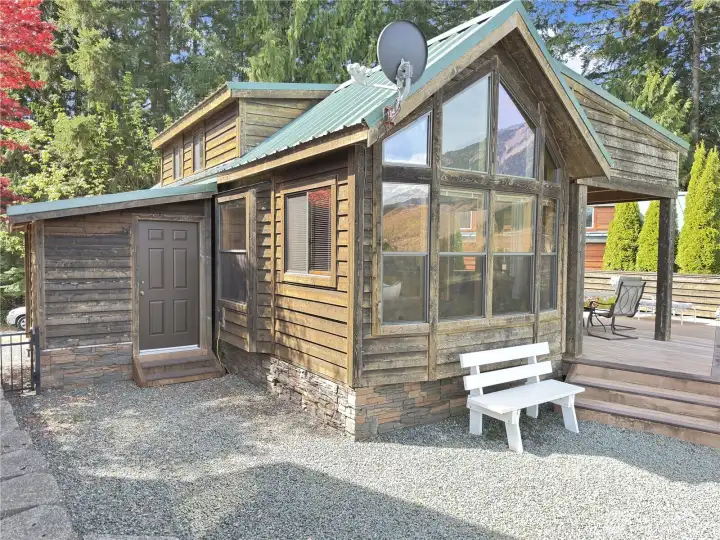 Best Cabin in Lake Tyee