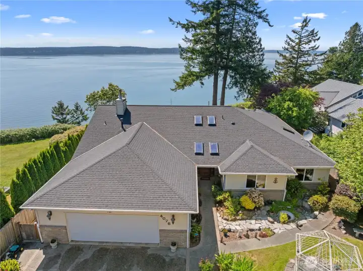 Welcome to this Camano Island gem!