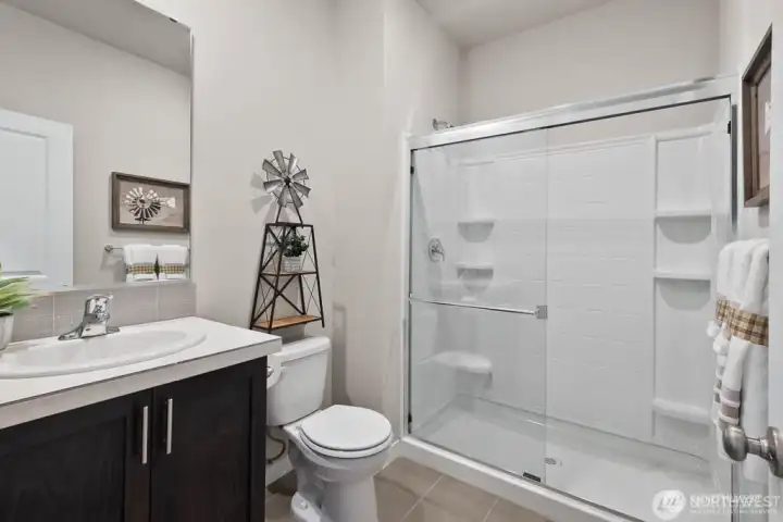 Main level 3/4 bath
