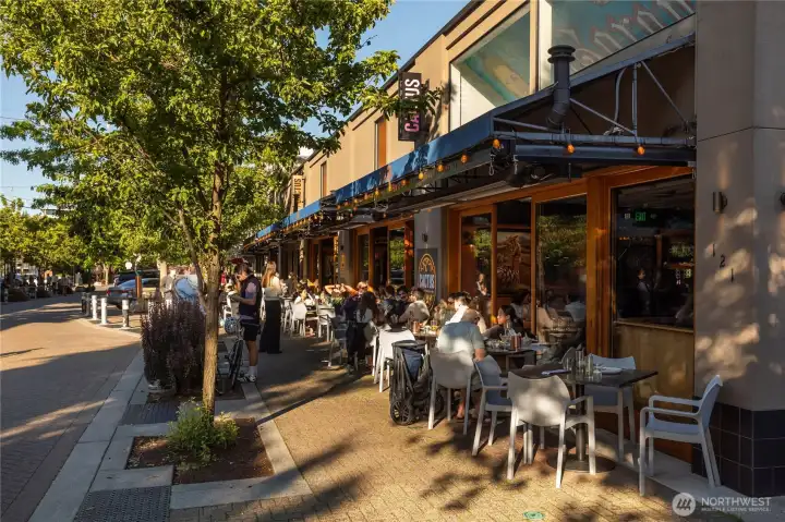 Ideally located just steps away from downtown Ideally located just steps away from downtown