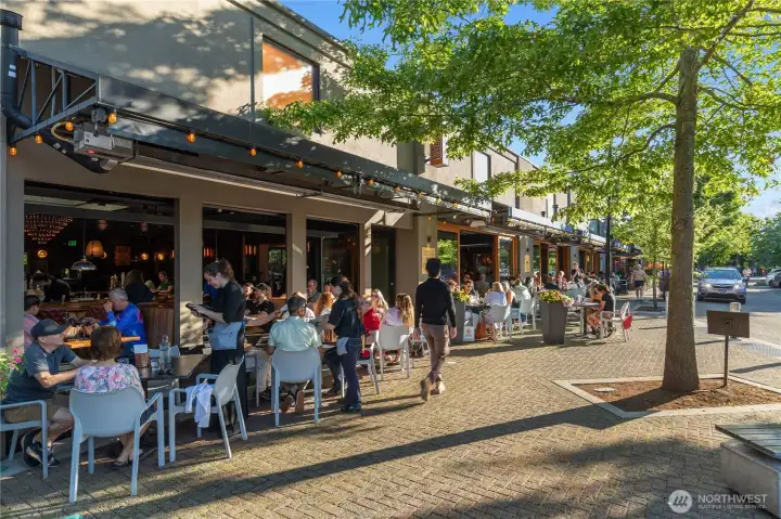 Ideally located just steps away from downtown Kirkland’s vibrant dining and shopping scene. Ideally located just steps away from downtown Kirkland’s vibrant dining and shopping scene.