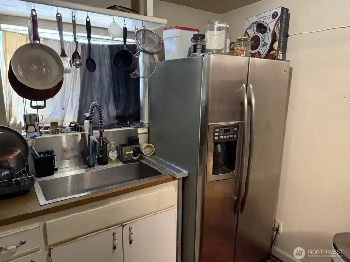 Kitchen, appliances stay Kitchen, appliances stay