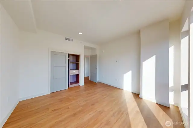 2nd bedroom