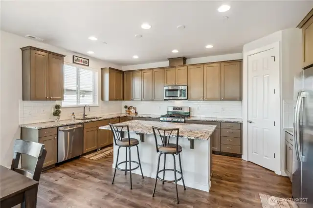 Kitchen - Breakfast Bar