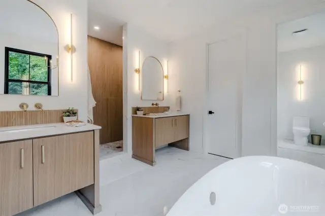 En-suite bathroom with dual vanities