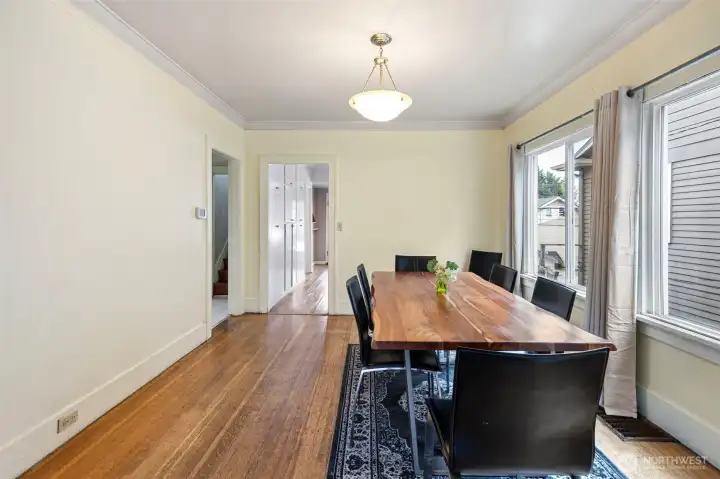 Dining room in between living room and kitchen