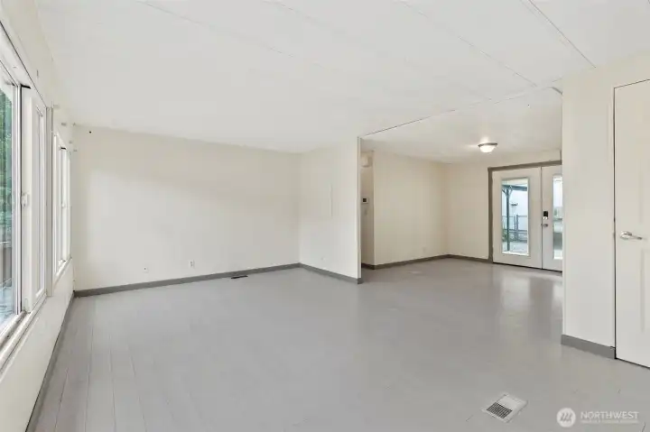 Living room 18'x11' looking back into the dinning area.