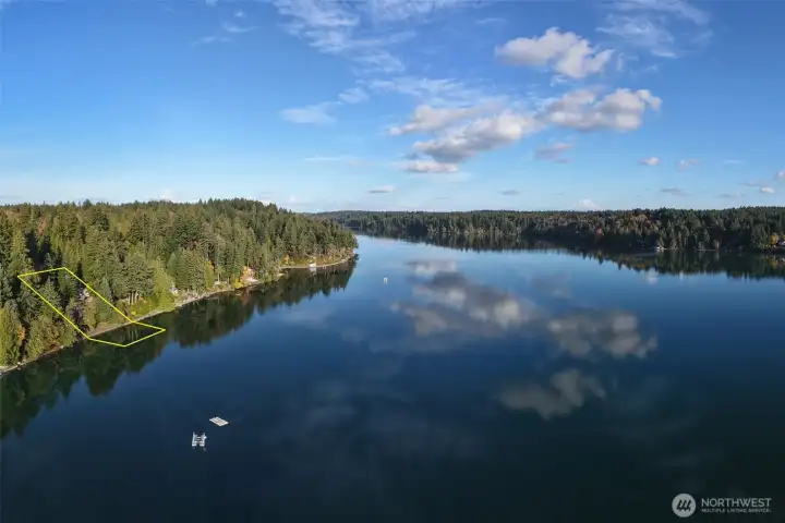 Sail away to the top of Eld inlet where you can converge into Dana passage, head to Totten inlet, explore islands, or jet around Cooper Point to Budd Inlet and downtown Olympia, or popular Boston Harbor and more.