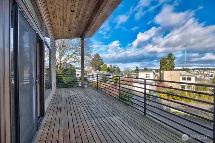 Private covered deck off upper ADU/Primary Bed