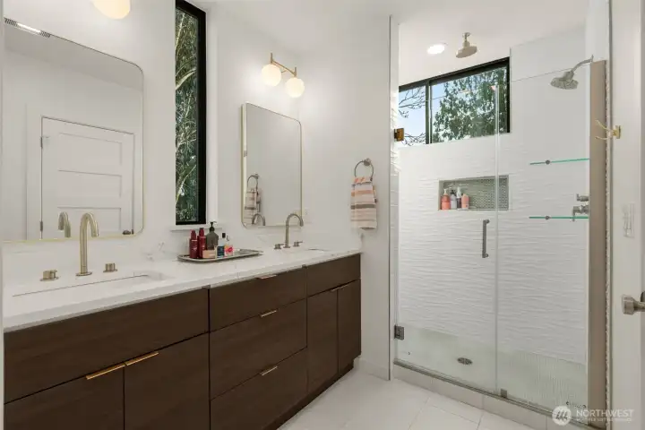 Gorgeous primary suite bathroom