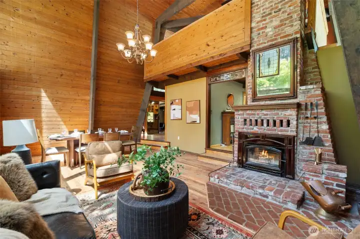 Living Room/Fireplace