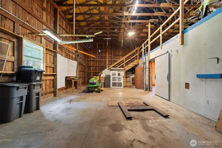 Shop/Lift