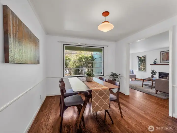 Dinner is ready! Need a little extar lighting, the pull-down chandelier with dimmer will create the perfect mood.