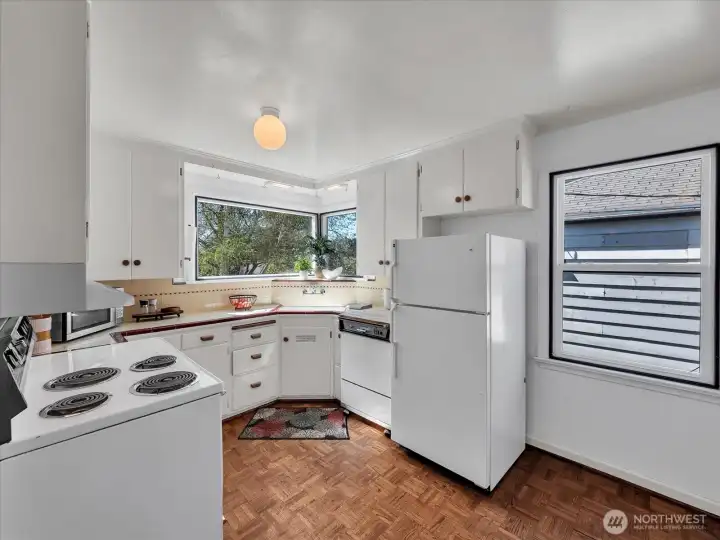 Small but mighty kitchen. Ready for your personal touch.