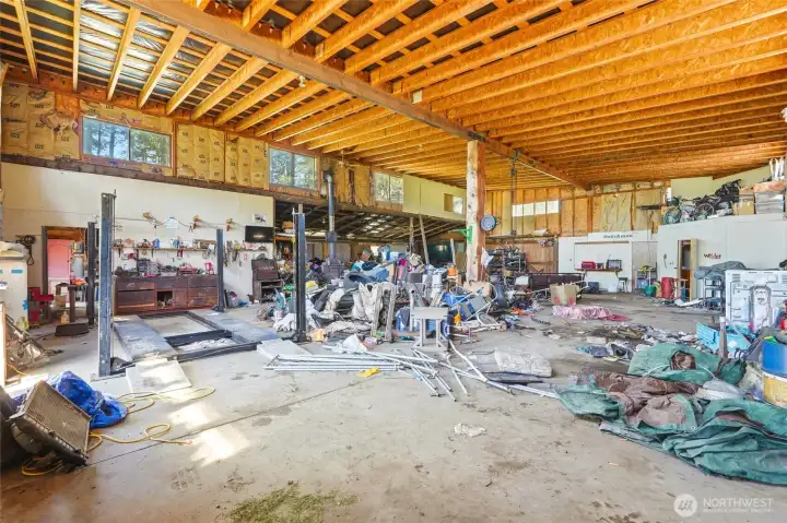 Huge shop, plus a car lift