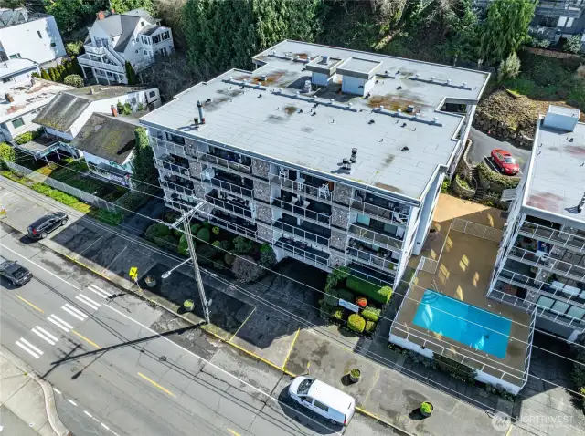 Top floor, middle unit.
