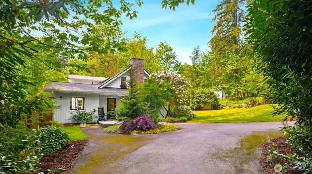 Circular driveway for easy in and out access.