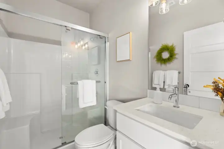 Photographs are for illustrative purposes only. Features, finishes, interior/exterior colors, landscaping and floorplan shown may vary from actual homes built.