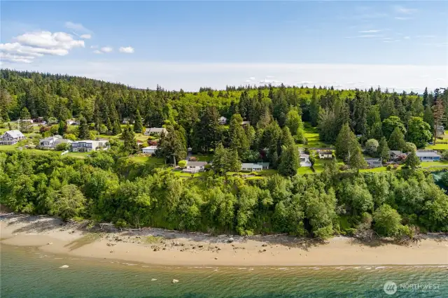 Unwind on the peaceful shores of Baby Island Beach—ideal for beachcombing, clamming, or simply soaking in the view.