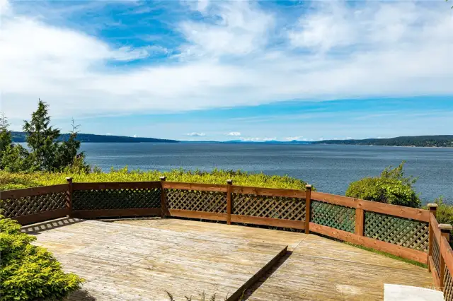 Enjoy whale watching and stunning sunsets from your own waterfront perch.
