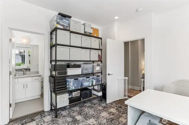 Guest room / office showing ensuite & entry from hall