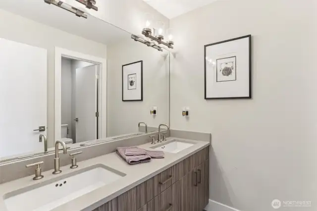 Full bath for bedrooms 2 & 3