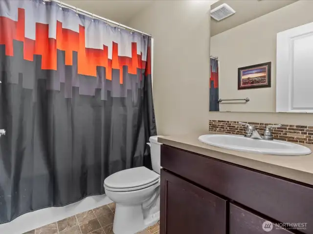 Main upstairs bath