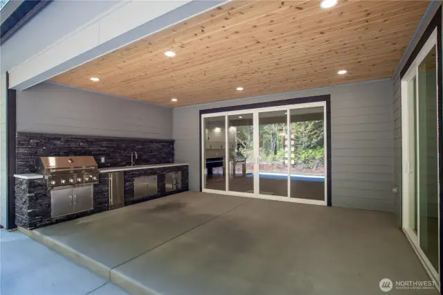 Outdoor Kitchen
