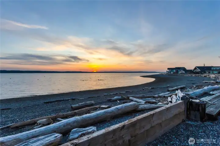 McKee's Beach is a Private Beach community with 5 beach access points, including 2 boat launches!