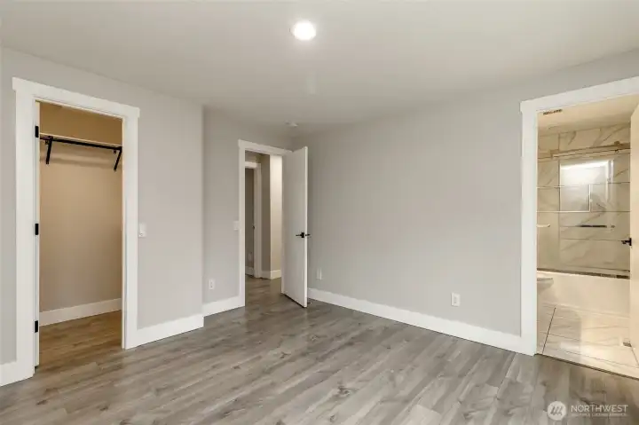 Primary Bedroom - Upper Level