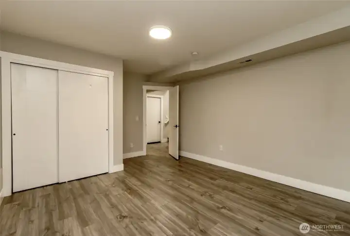 Den+Office w/ closet