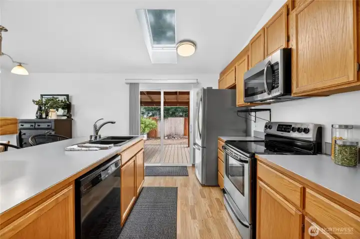 Island Kitchen w/ Newer Refrigerator