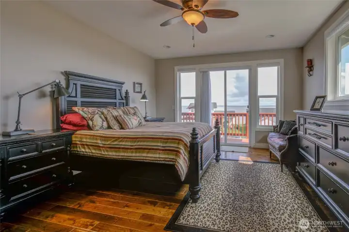 The primary is placed at the SE corner of the home to capture the amazing views.