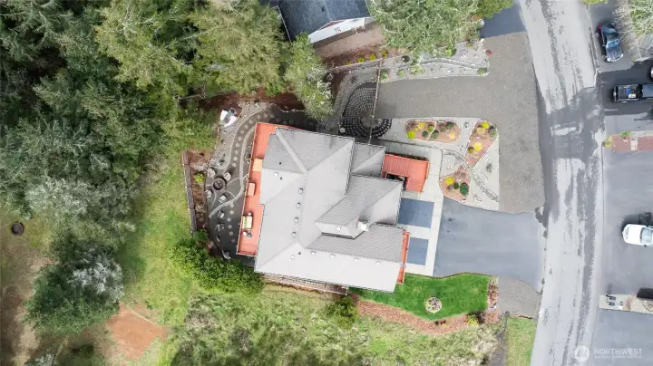 A look from above at the entire property. Look at that gorgeous landscaping!