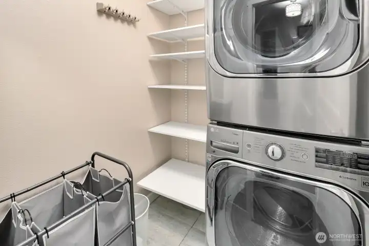 Upper laundry room
