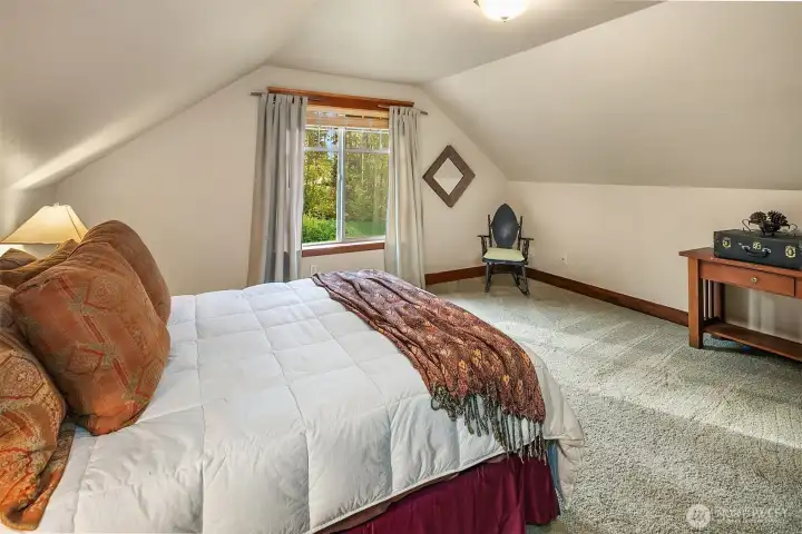 2nd floor guest bedroom