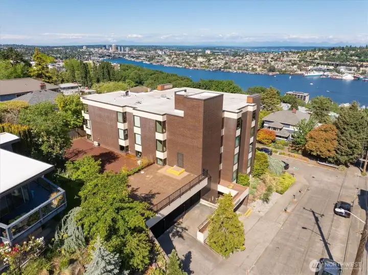 The perfectly-situated Hillside House: nestled in the established neighborhood of QA surrounded by quiet, tree-lined streets and central to everything you need
